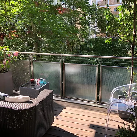 Appartement In The Center Of With Big Terrace Berlijn